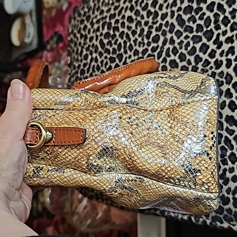 Patricia Nash 10th anniversary silver and tan metallic bag. - Picture 6 of 11